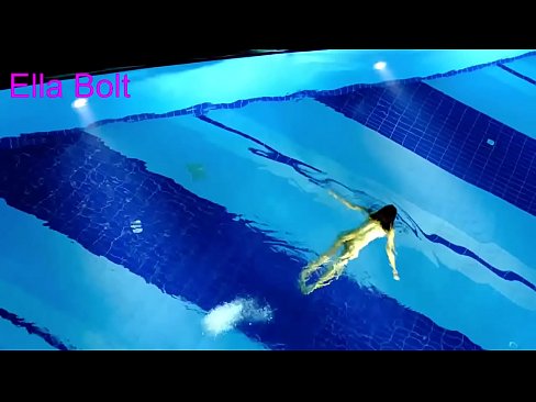❤️ Jeg kan ikke stoppe med at se, ung blondine fanget i at svømme nøgen i ELLA BOLT resort pool Sex video at da.ru-pp.ru