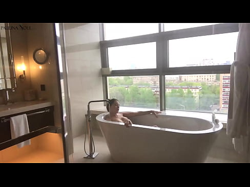 ❤️ Kæmpe babe ondt i sin fisse på badeværelset Sex video at da.ru-pp.ru